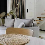 H37^ Apartment *