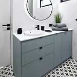 H37^ Apartment