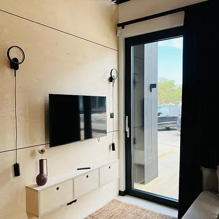 Apartment H37^ *